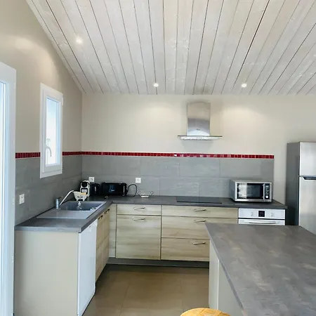 Villa Avec Piscine Et Terrain De Petanque 10 Pers