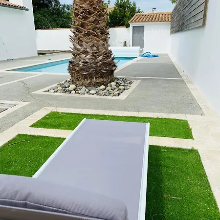 Villa Avec Piscine Et Terrain De Petanque 10 Pers *