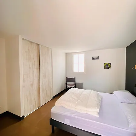 빌라 Avec Piscine Et Terrain De Petanque 10 Pers *